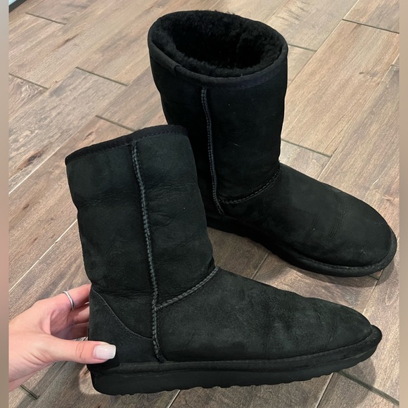 Uggs - Picture 2 of 3